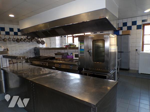 Ensemble immobilier à usage mixte et Fonds de Commerce :
Restaurant,  gîte, Tabac et FDJ