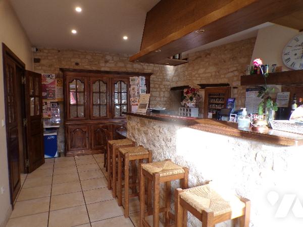 Ensemble immobilier à usage mixte et Fonds de Commerce :
Restaurant,  gîte, Tabac et FDJ