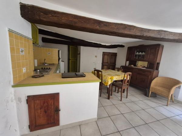 Appartement T2 avec bureau, débarras et cave- BARGEMON (83)