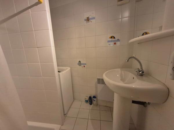 Appartement T2 avec bureau, débarras et cave- BARGEMON (83)