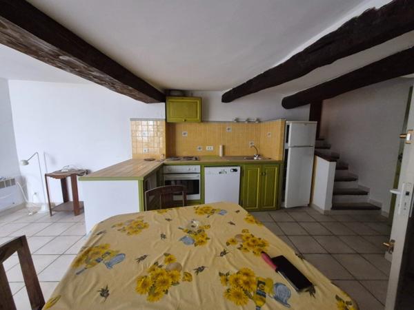 Appartement T2 avec bureau, débarras et cave- BARGEMON (83)