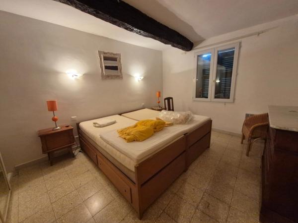 Appartement T2 avec bureau, débarras et cave- BARGEMON (83)