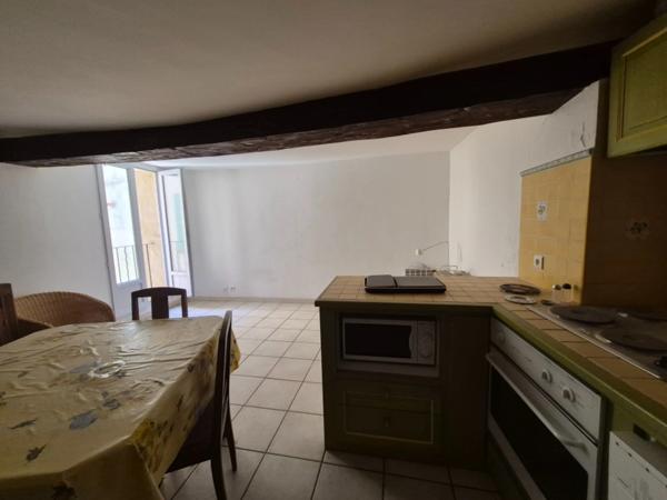 Appartement T2 avec bureau, débarras et cave- BARGEMON (83)