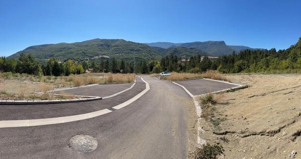 Terrain viabilisé – Vue montagne – Bevons