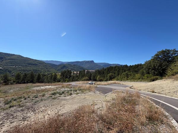 Terrain viabilisé – Vue montagne – Bevons