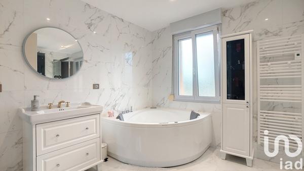 Domaine 11 pièces de 345 m² à Autun (71400)