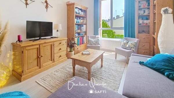 Maison de ville lumineuse avec jardin et garage