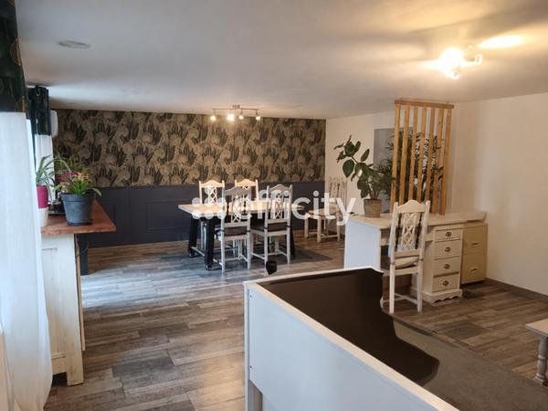 Maison
         6 pièces
        - 140 m² 235 000 € *