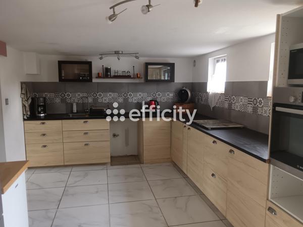 Maison
         6 pièces
        - 140 m² 235 000 € *