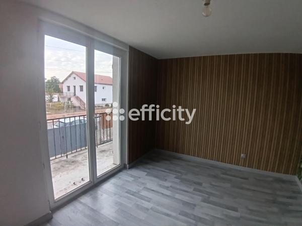 Maison
         6 pièces
        - 140 m² 235 000 € *