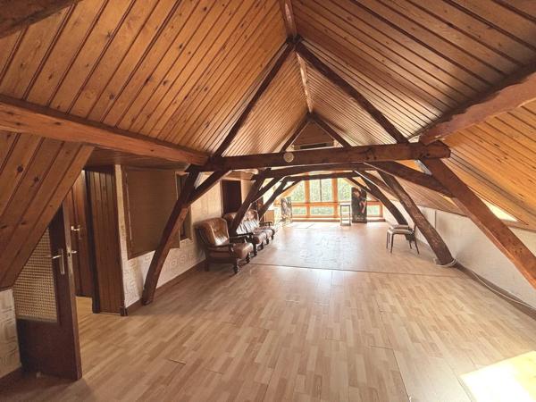 IMMEUBLE COMMERCE + 2 APPARTEMENTS