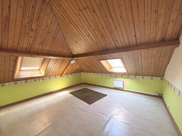 IMMEUBLE COMMERCE + 2 APPARTEMENTS