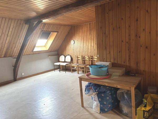 IMMEUBLE COMMERCE + 2 APPARTEMENTS