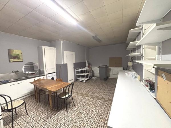 IMMEUBLE COMMERCE + 2 APPARTEMENTS