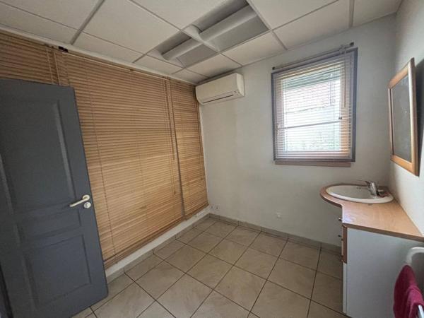 IMMEUBLE COMMERCE + 2 APPARTEMENTS