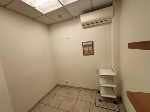 IMMEUBLE COMMERCE + 2 APPARTEMENTS