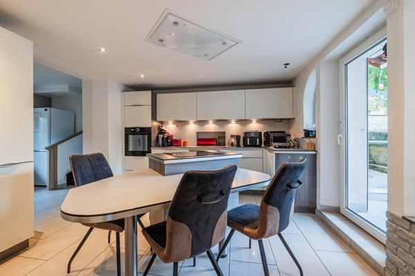 Maison rénové au coeur de 2,6 hectares de forêt