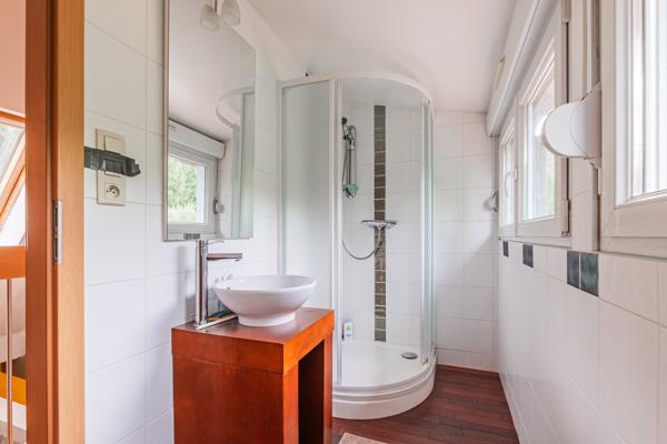 Maison rénové au coeur de 2,6 hectares de forêt