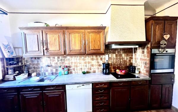 Vente Maison de village avec tropézienne à rafraîchir Saint-gilles   