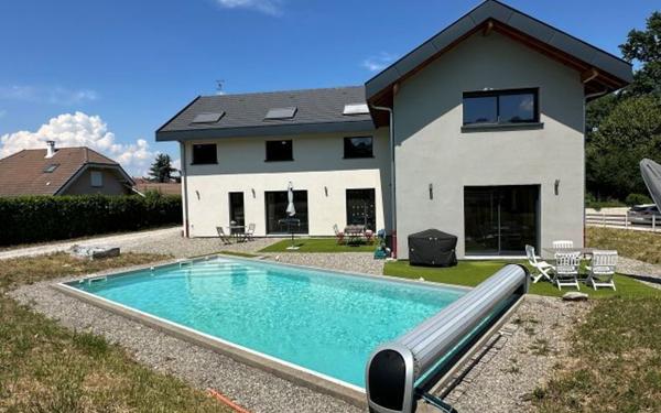 Maison à vendre    8 pièces •  Choisy