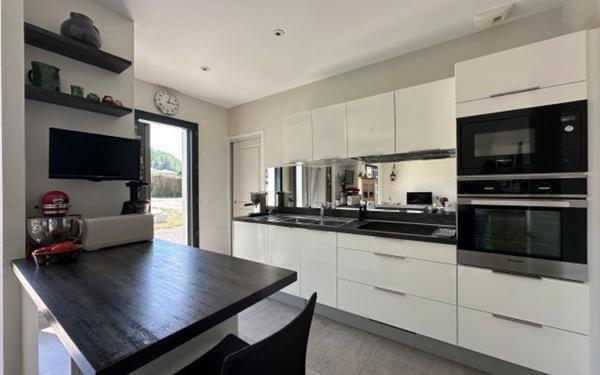 Maison à vendre    8 pièces •  Choisy