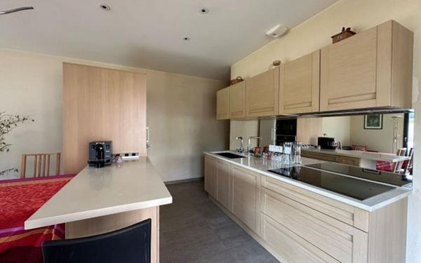 Maison à vendre    8 pièces •  Choisy