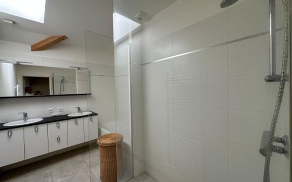 Maison à vendre    8 pièces •  Choisy