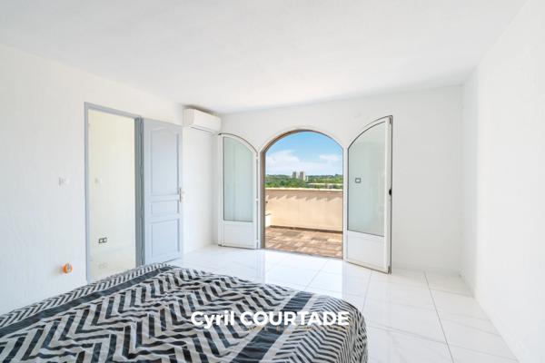 Juvignac, Dpt Hérault (34), Maison d'exception de 245m² en première ligne du Golf - Terrain de 1250m²