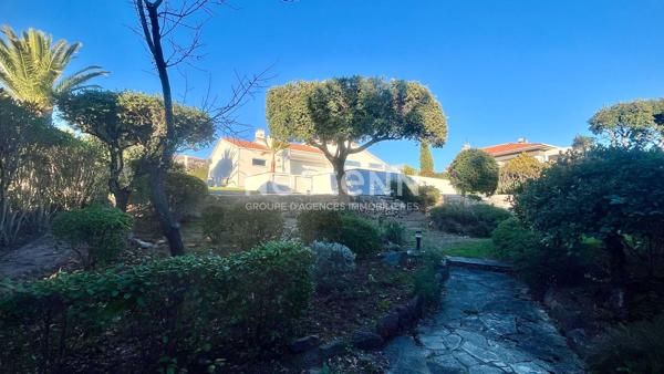 Villa Saint Raphael 5 pièce(s) 120 m2