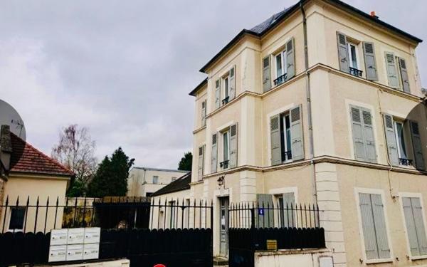 Immeuble à vendre    9 pièces • 220 m2 Château-Thierry