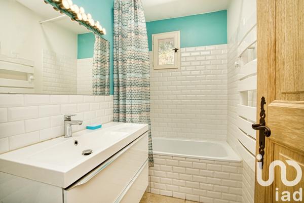 Maison 4 pièces de 119 m² à La Garde-Freinet (83680)