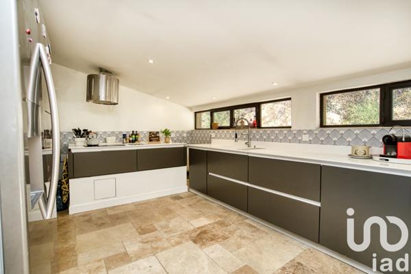 Maison 4 pièces de 119 m² à La Garde-Freinet (83680)