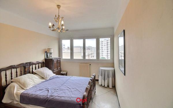 Appartement à vendre    3 pièces • 63 m2 Marseille 14