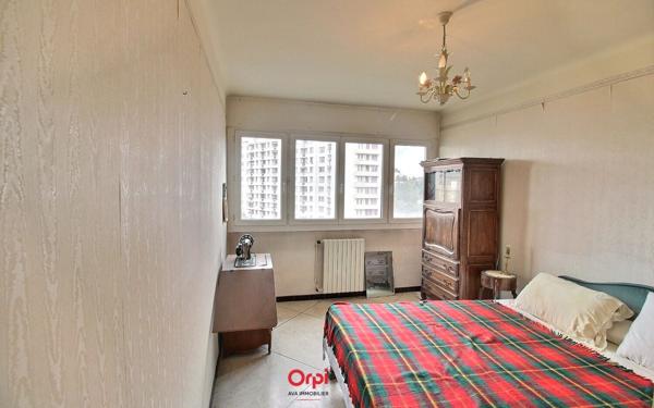 Appartement à vendre    3 pièces • 63 m2 Marseille 14