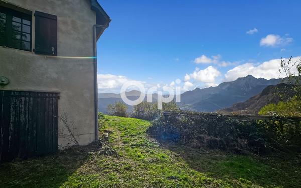 Maison à vendre    6 pièces •  Lescun