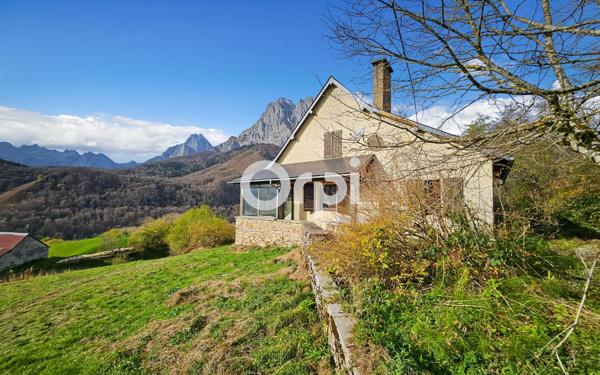 Maison à vendre    6 pièces •  Lescun