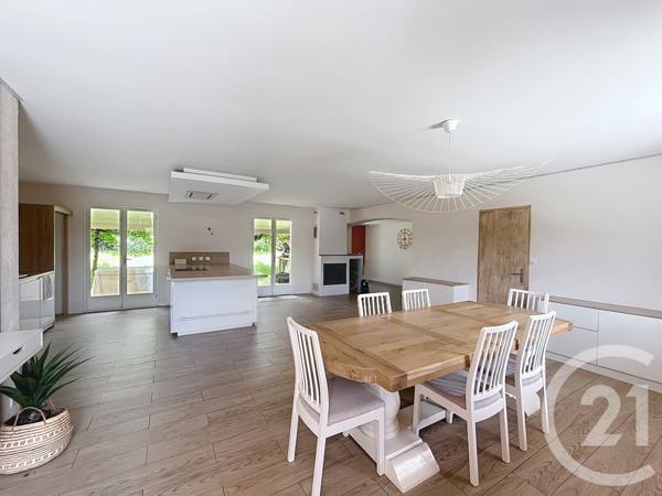 Maison à vendre  8 pièces - 215 m 2   ST QUENTIN DE BARON  - 33