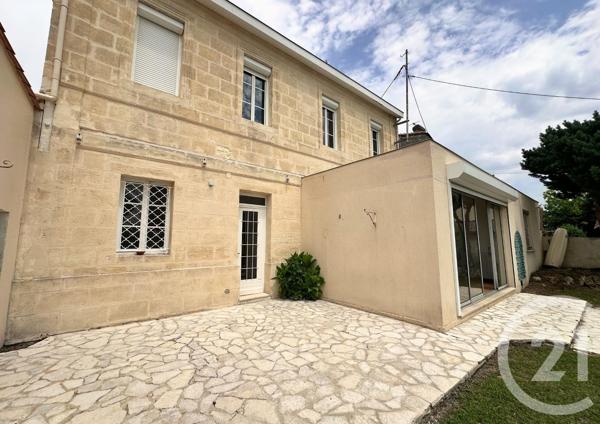 Maison à vendre  8 pièces - 215 m 2   ST QUENTIN DE BARON  - 33