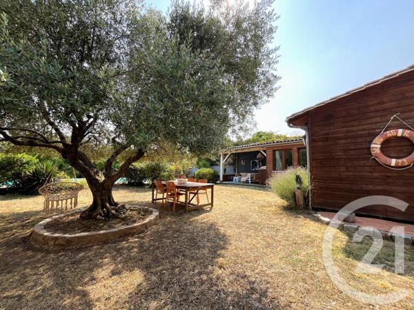 Maison à vendre  8 pièces - 215 m 2   ST QUENTIN DE BARON  - 33