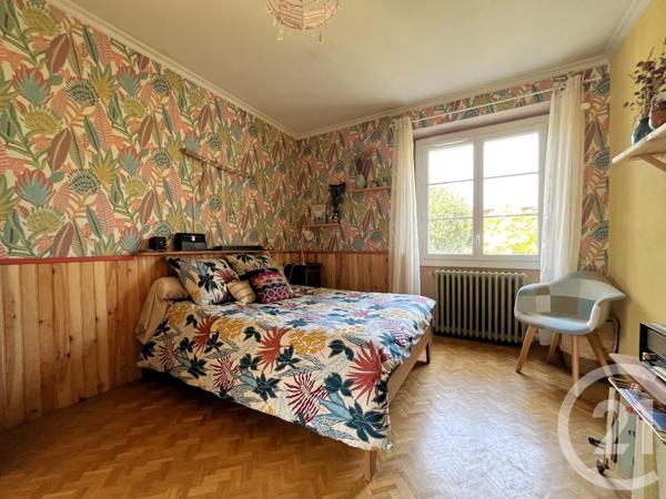 Maison à vendre  8 pièces - 215 m 2   ST QUENTIN DE BARON  - 33