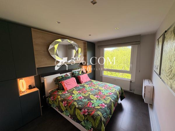 Appartement 5 pièce(s) 2 chambre(s) 96.4 m²