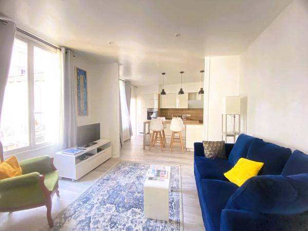 03200 VICHY -MAISON DE VILLE MEUBLÉ 3 PIÈCES AVEC TERRASSE ,PARKING PRIVÉ ET CAVE