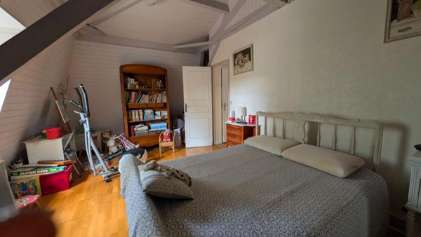 Maison familiale de 160 m2 environ à Bergerac. Secteur Calme et verdoyant