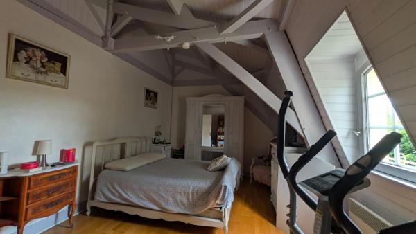 Maison familiale de 160 m2 environ à Bergerac. Secteur Calme et verdoyant