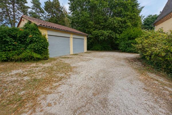 Maison familiale de 160 m2 environ à Bergerac. Secteur Calme et verdoyant