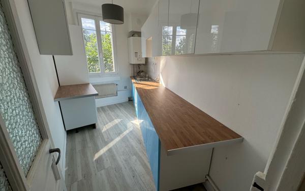Immeuble à vendre    14 pièces • 495 m2 Gournay-sur-Marne