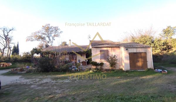 Cheval-Blanc (84460) Maison de plain pied + dépendances sur un terrain de 4080m2 en campagne