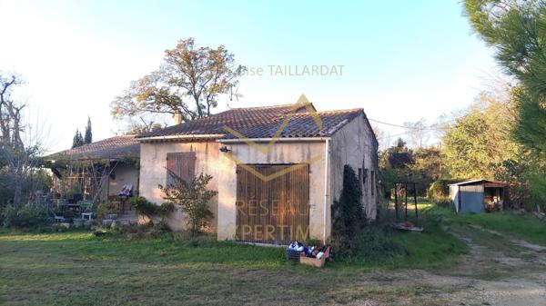 Cheval-Blanc (84460) Maison de plain pied + dépendances sur un terrain de 4080m2 en campagne