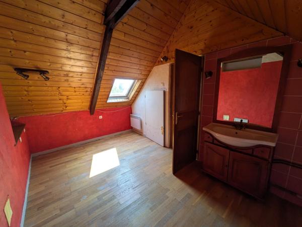 SAINT CARADEC TREGOMEL LONGERE DE 208M² DE 8 PIECES ENVIRON SUR PARCELLE DE 1600M²