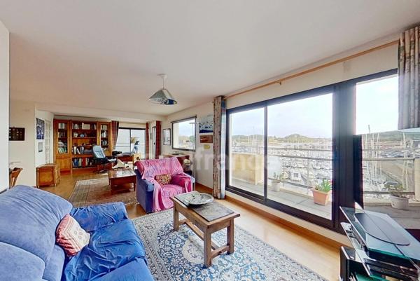 Duplex, en dernier étage sur le port de Paimpol